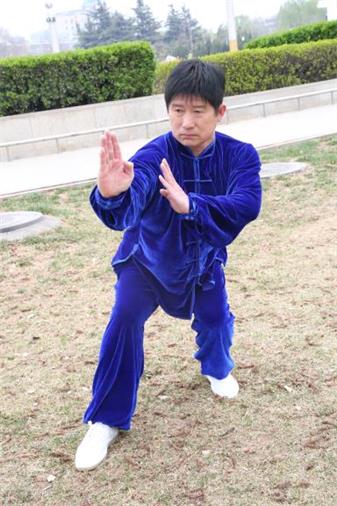 张开明·河南省新乡市武协岳家拳武术研究会会长