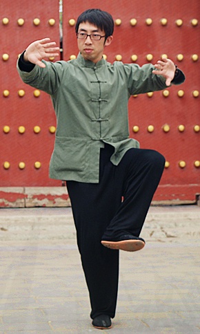 闫小龙·人民大学武术协会形意拳社团团长